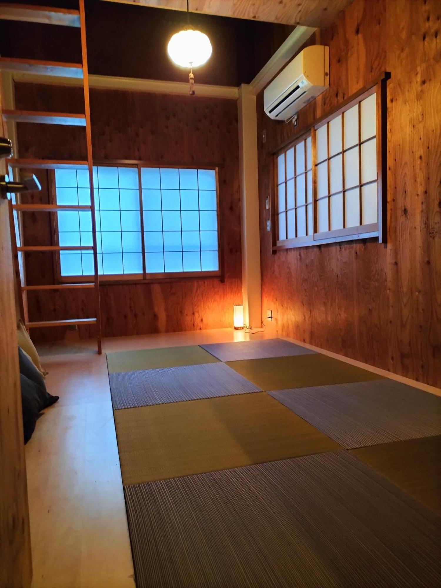 Vacation"Ninja"House Secretbase Near Asakusa Tokyo Exterior photo